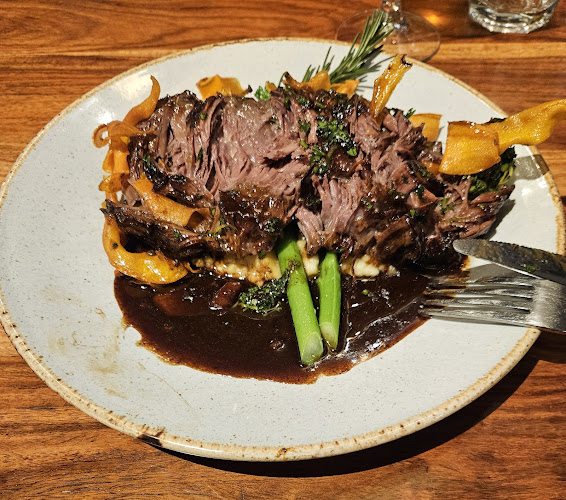 Comentarii opinii despre The Cornerstone Tavern