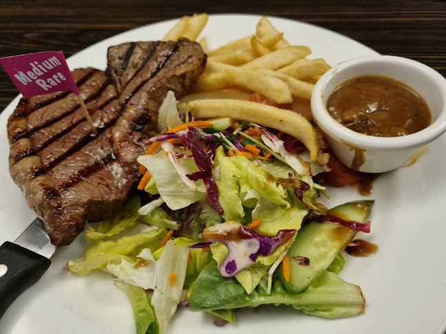 Opinii despre Golden Beach Tavern în Caloundra - Hospitality and gastronomy