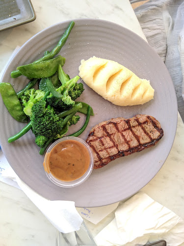 Opinii despre The Salamander Hotel în Salamander Bay - Hospitality and gastronomy