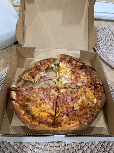 Comentarii opinii despre Sandy's Bar + Grill