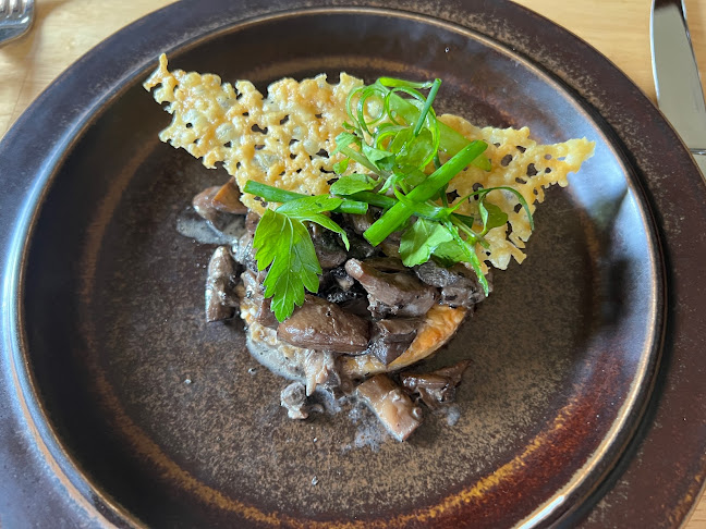 Duke's Restaurant & Bar