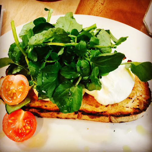 Comentarii opinii despre Metropole Cafe