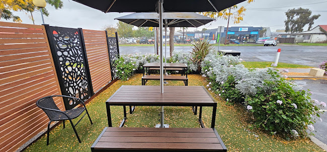 Horsham Charcoal Chickens - Hospitality and gastronomy