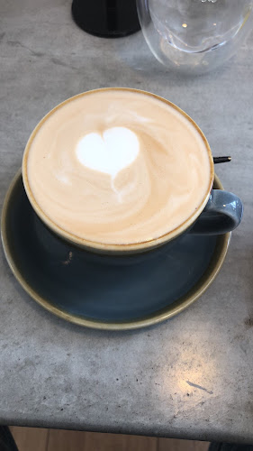 Comentarii opinii despre The Little Poet