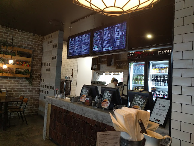 Shop 3/1231 Sandgate Rd, Nundah QLD 4012