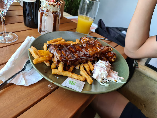 143 Trappers Dr, Woodvale WA 6026