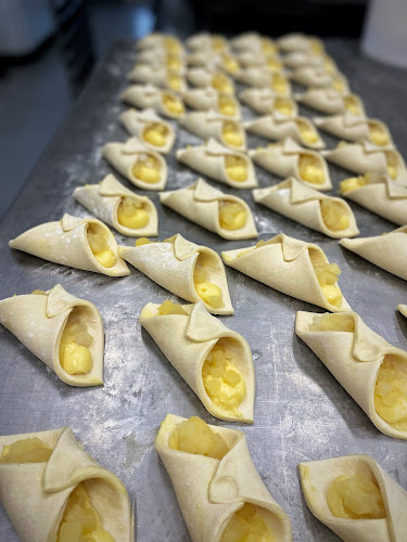 Penguin Country Bakehouse - Penguin