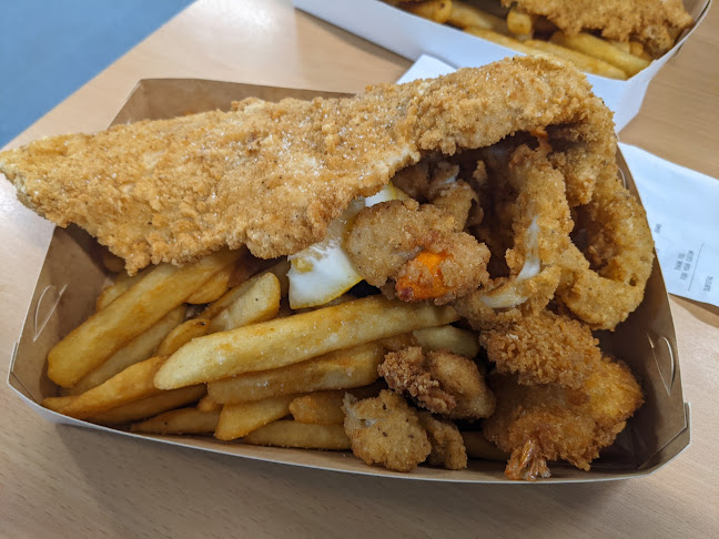 Strait Off The Boat - Hospitality and gastronomy