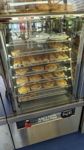 95 Riding Rd, Hawthorne QLD 4170