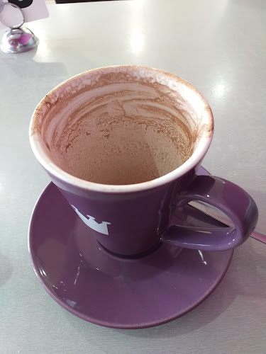 Donut King Meadow Mews - Hospitality and gastronomy