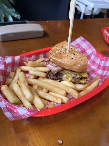 Opinii despre BURGERBULLS ( TAMWORTH ) în Tamworth - Hospitality and gastronomy