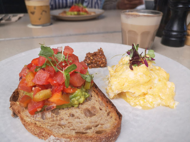 80 Commonwealth St, Surry Hills NSW 2010