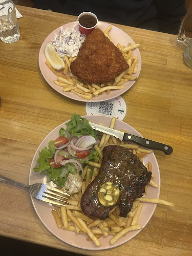 Aunty Ed's Restaurant and Bar - Hospitality and gastronomy