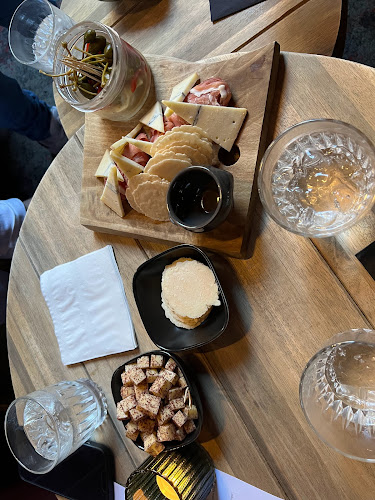 Santé Cocktail Bar - Hospitality and gastronomy