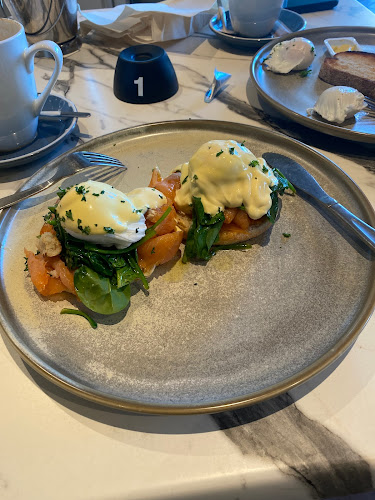 Breeze Cafe & Bar - Hospitality and gastronomy