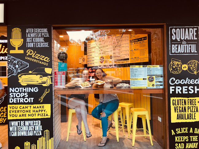 Comentarii opinii despre Sliced Detroit Pizza