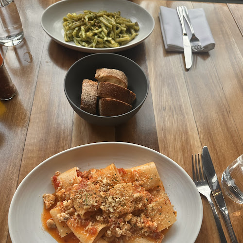 Shop 8 Rear of/500 Bourke St, Melbourne VIC 3000