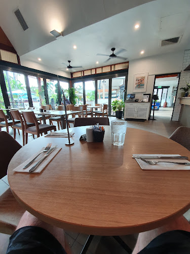 Cossies Poolside Bar and Bistro - Hospitality and gastronomy