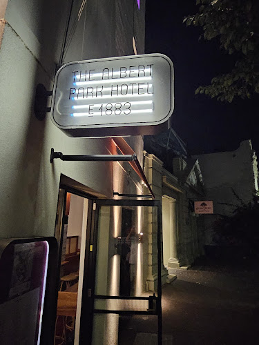 The Albert Park Hotel - Hospitality and gastronomy