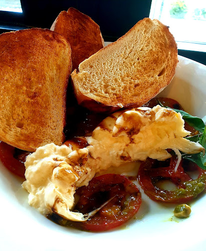 22 Wendouree Parade, Lake Wendouree VIC 3350