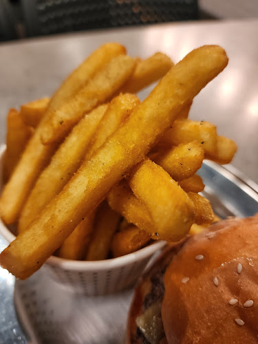 Comentarii opinii despre Huxtaburger Redfern