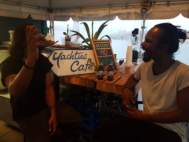 Comentarii opinii despre Yachties' Cafe