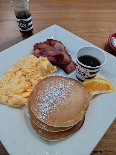 Cafe 63 Sunshine Plaza - Hospitality and gastronomy