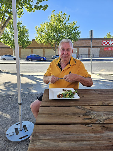 Comentarii opinii despre Friend’s Kebabs Restaurant