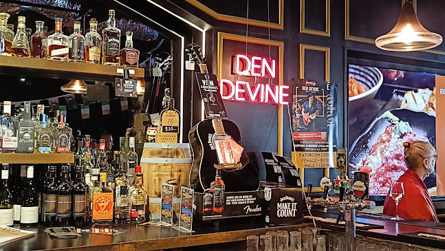 Opinii despre Den Devine Restaurant & Music Hall în Broadbeach - Hospitality and gastronomy