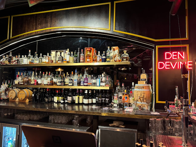 Comentarii opinii despre Den Devine Restaurant & Music Hall