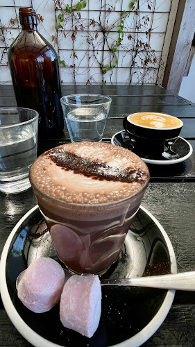 King Of The Castle Cafe - Hospitality and gastronomy