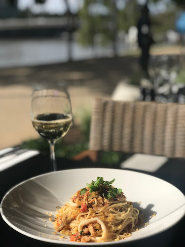 The Jetty South Bank - Hospitality and gastronomy