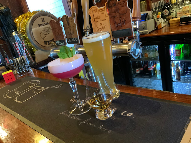 Opinii despre Two Fingers Bar în Albury - Hospitality and gastronomy