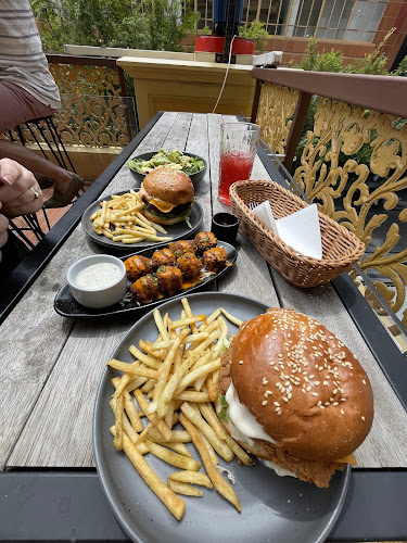 Comentarii opinii despre Two-Bit Villains