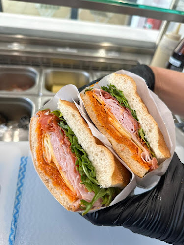 Opinii despre Deli & Dine în Corrimal - Hospitality and gastronomy