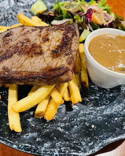 43 Below Bar & Restaurant