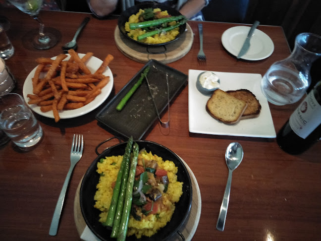 Opinii despre Sarin's Restaurant & Bar/Bistro în Port Lincoln - Hospitality and gastronomy