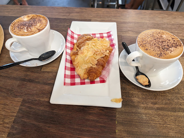 1/40-42 Hanlan St, Surfers Paradise QLD 4217