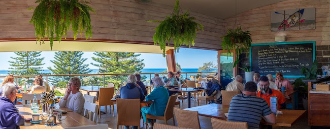Bonny's Beach Cafe - Hospitality and gastronomy
