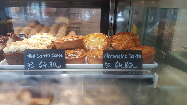 14 Ross River Rd, Mundingburra QLD 4812