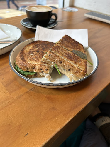 Comentarii opinii despre Corner & Bench