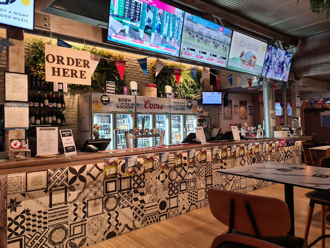 Chevron Tavern - Surfers Paradise