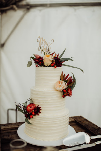 Opinii despre Louisa's Cake Boutique în Tatura - Hospitality and gastronomy