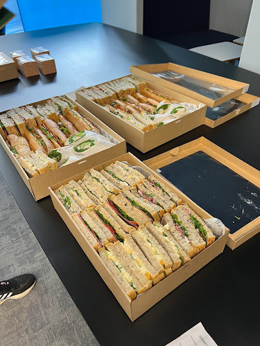 EARL Canteen - Collins Place - Hospitality and gastronomy