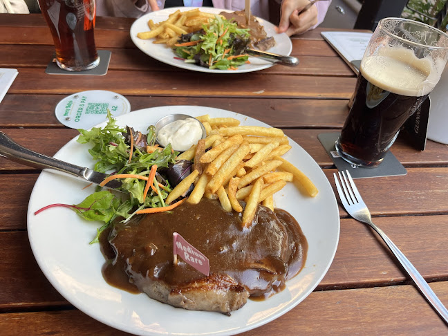 Durty Nelly's Irish Pub