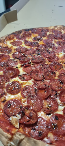 Shop 3/22 Baildon St, Kangaroo Point QLD 4169