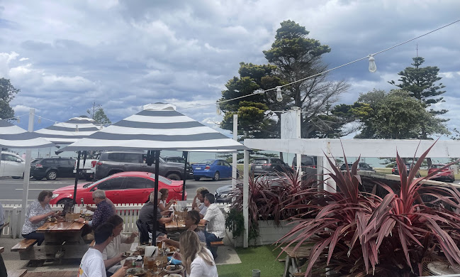 17 The Esplanade, Torquay VIC 3228