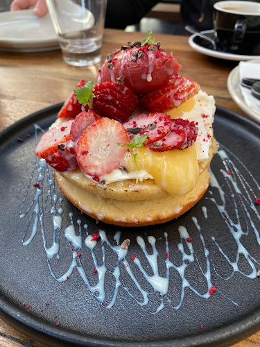 Comentarii opinii despre King Of The Castle Cafe