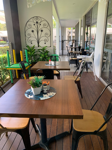 4 Greenwich Ct, Robina QLD 4226