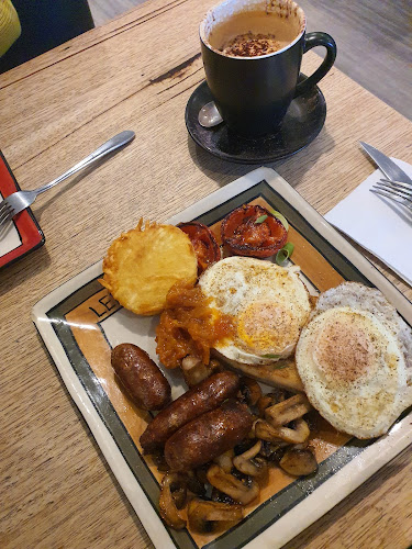 Cafe Lekker - Hospitality and gastronomy